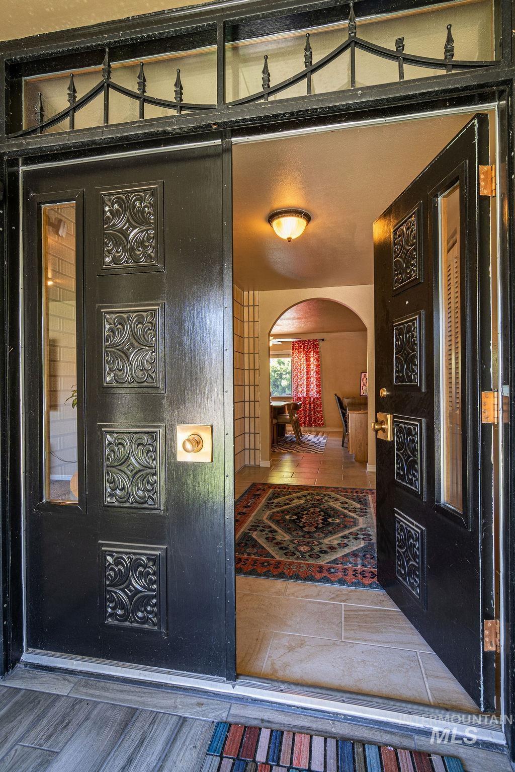 2138 Hillcrest Drive, Twin Falls, Idaho 83301, 2 Bedrooms, 2 Bathrooms, Residential For Sale, Price $419,000,MLS 98980170