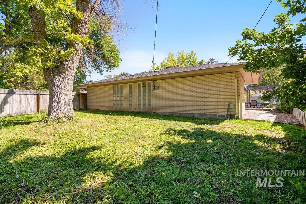 2138 Hillcrest Drive, Twin Falls, Idaho 83301, 2 Bedrooms, 2 Bathrooms, Residential For Sale, Price $419,000,MLS 98980170