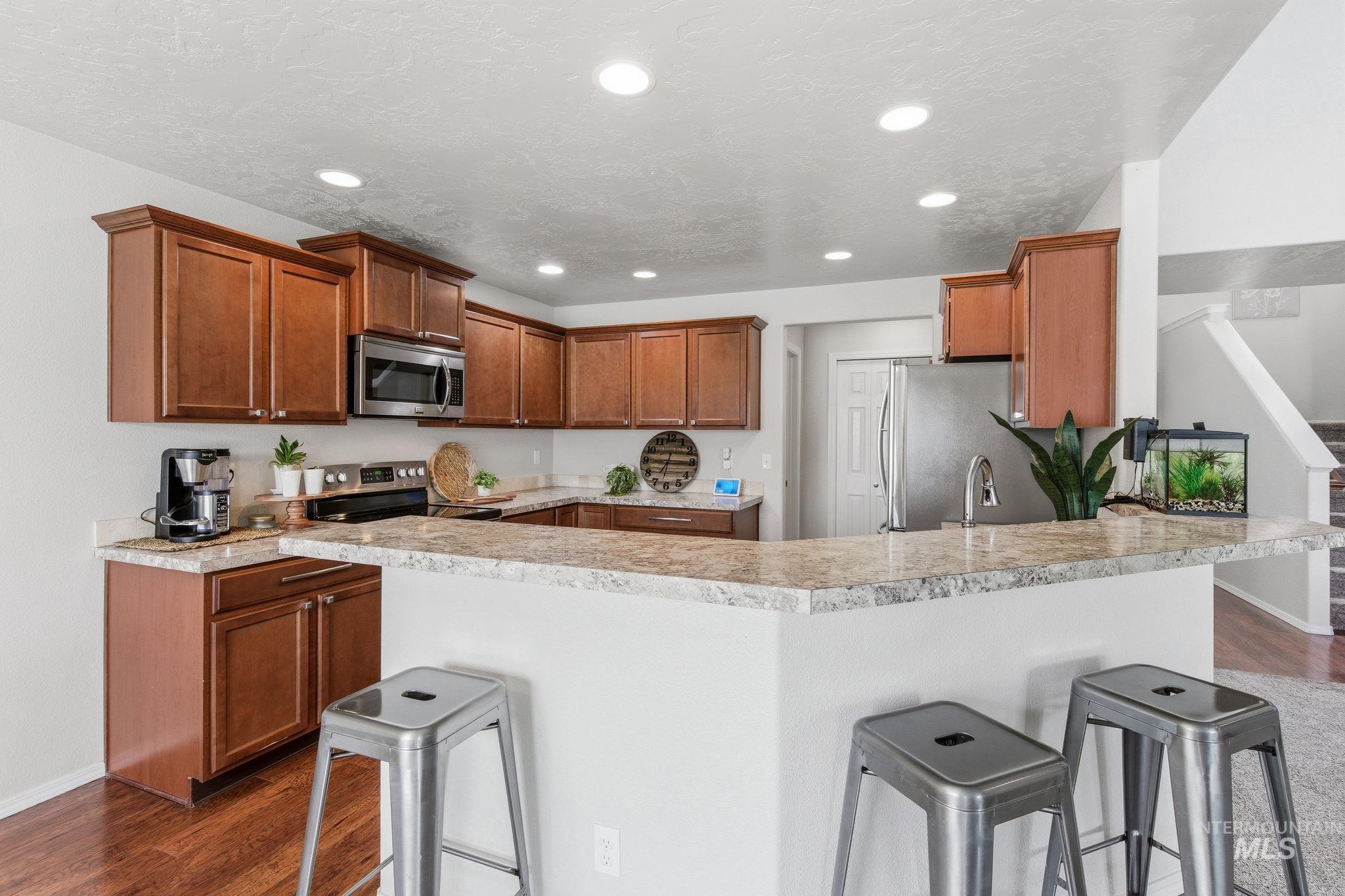 1980 W Turquoise Dr., Kuna, Idaho 83634, 6 Bedrooms, 3.5 Bathrooms, Residential For Sale, Price $537,900,MLS 98980172