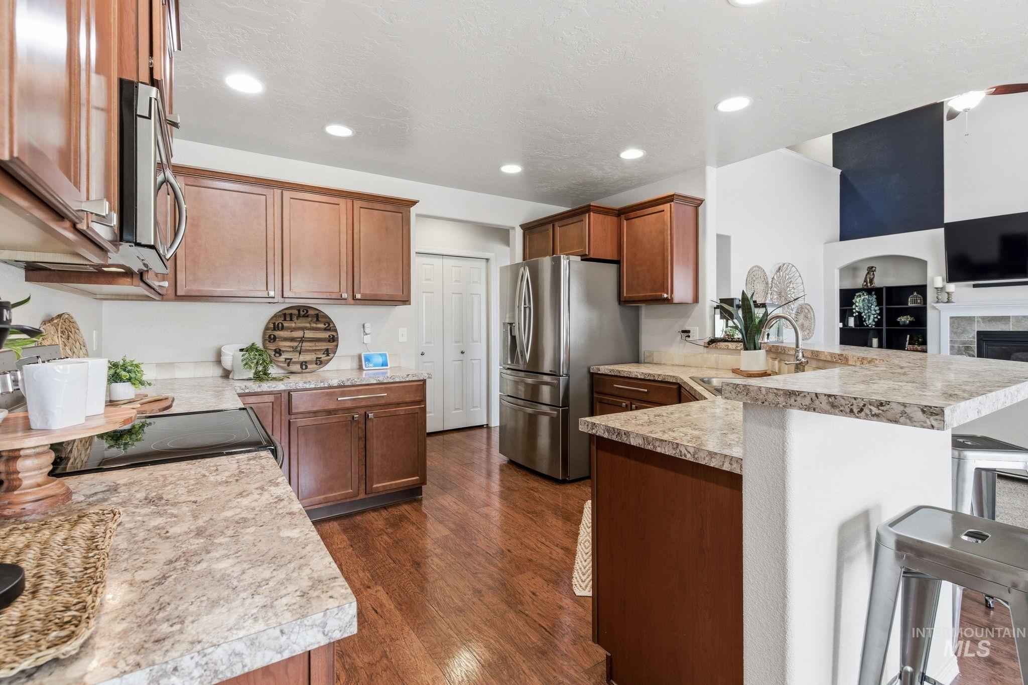 1980 W Turquoise Dr., Kuna, Idaho 83634, 6 Bedrooms, 3.5 Bathrooms, Residential For Sale, Price $537,900,MLS 98980172