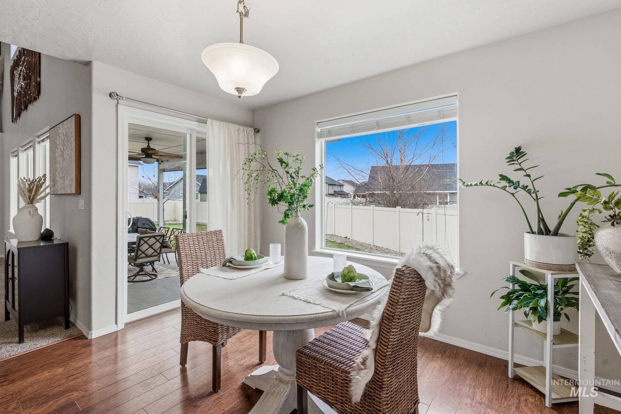 1980 W Turquoise Dr., Kuna, Idaho 83634, 6 Bedrooms, 3.5 Bathrooms, Residential For Sale, Price $537,900,MLS 98980172