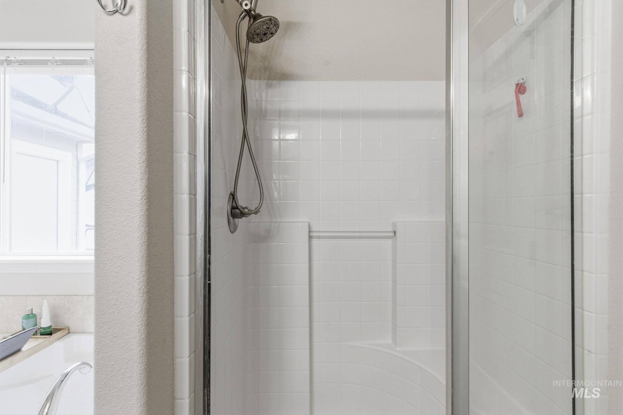 1980 W Turquoise Dr., Kuna, Idaho 83634, 6 Bedrooms, 3.5 Bathrooms, Residential For Sale, Price $537,900,MLS 98980172