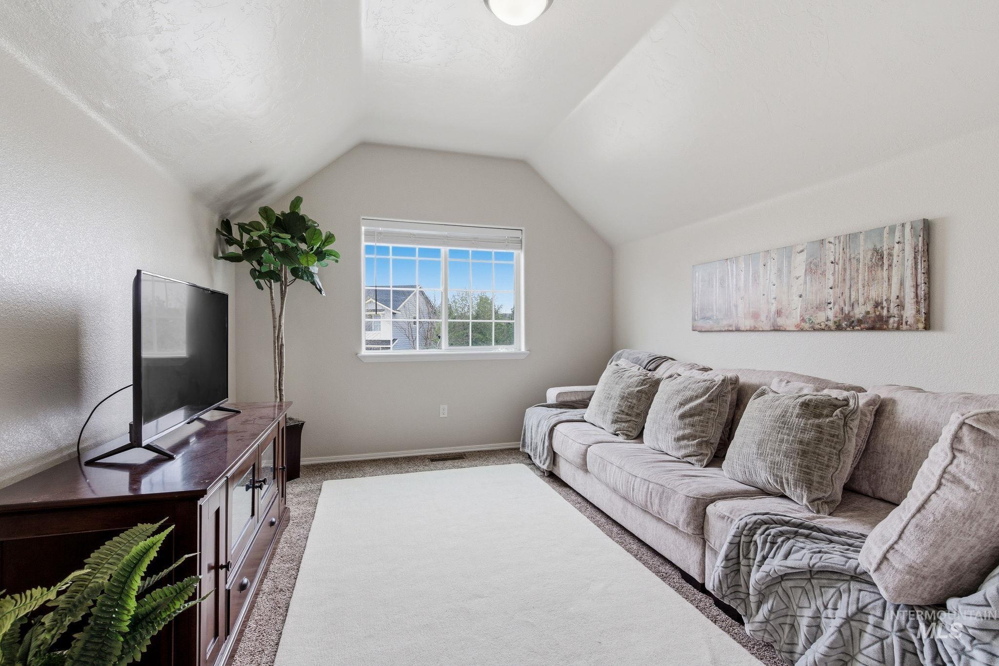 1980 W Turquoise Dr., Kuna, Idaho 83634, 6 Bedrooms, 3.5 Bathrooms, Residential For Sale, Price $537,900,MLS 98980172