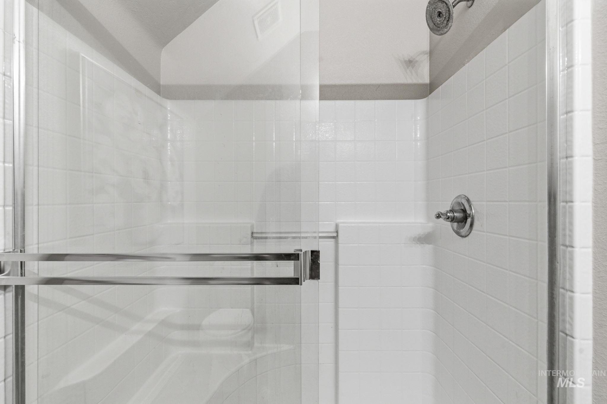 1980 W Turquoise Dr., Kuna, Idaho 83634, 6 Bedrooms, 3.5 Bathrooms, Residential For Sale, Price $537,900,MLS 98980172