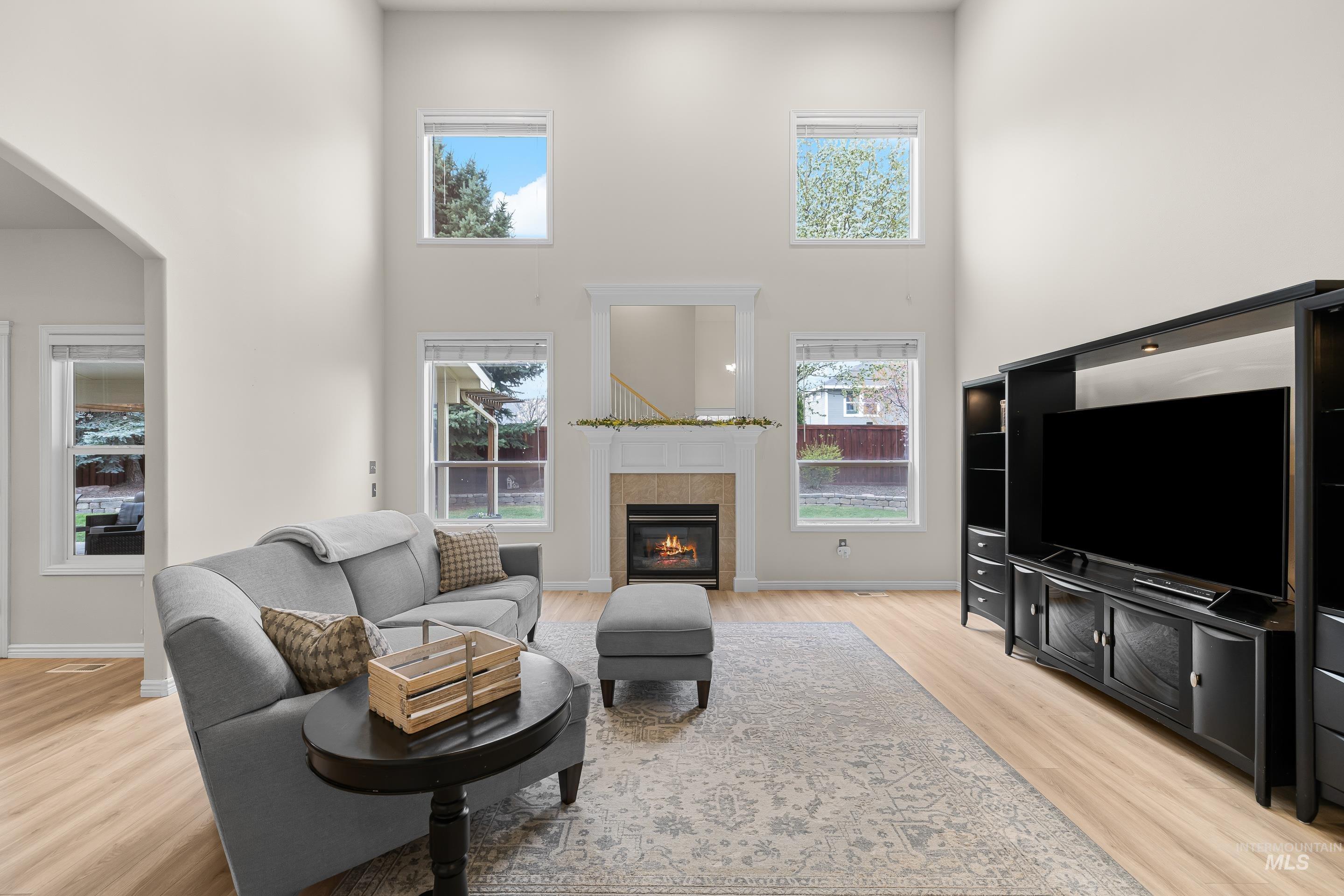 4481 N Diamond Creek, Meridian, Idaho 83646, 4 Bedrooms, 2.5 Bathrooms, Residential For Sale, Price $635,000,MLS 98980174