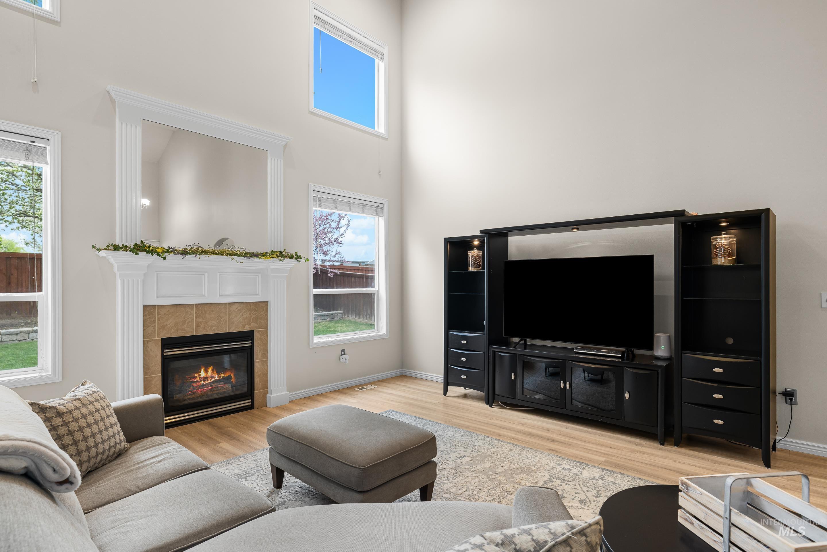 4481 N Diamond Creek, Meridian, Idaho 83646, 4 Bedrooms, 2.5 Bathrooms, Residential For Sale, Price $635,000,MLS 98980174