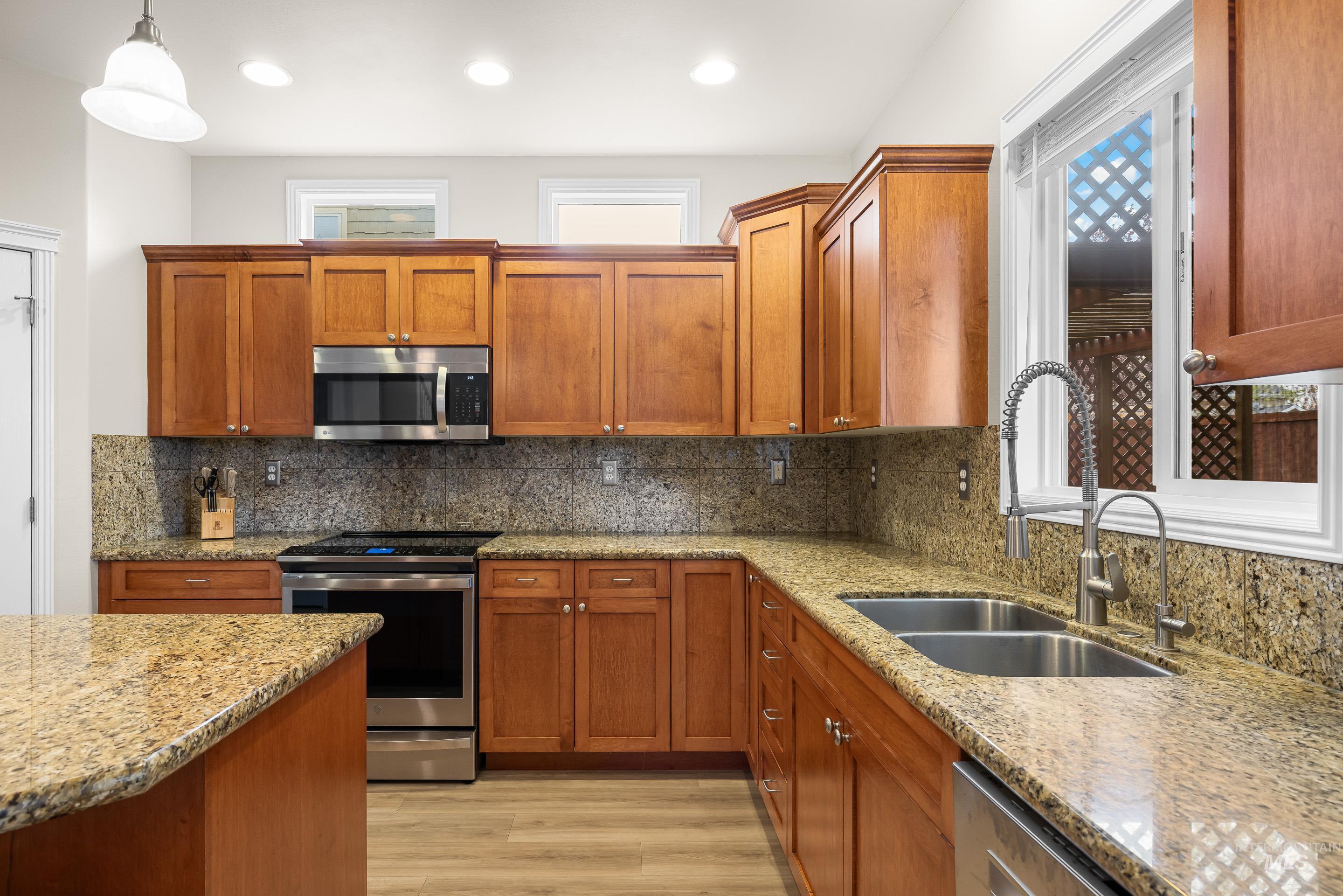 4481 N Diamond Creek, Meridian, Idaho 83646, 4 Bedrooms, 2.5 Bathrooms, Residential For Sale, Price $635,000,MLS 98980174