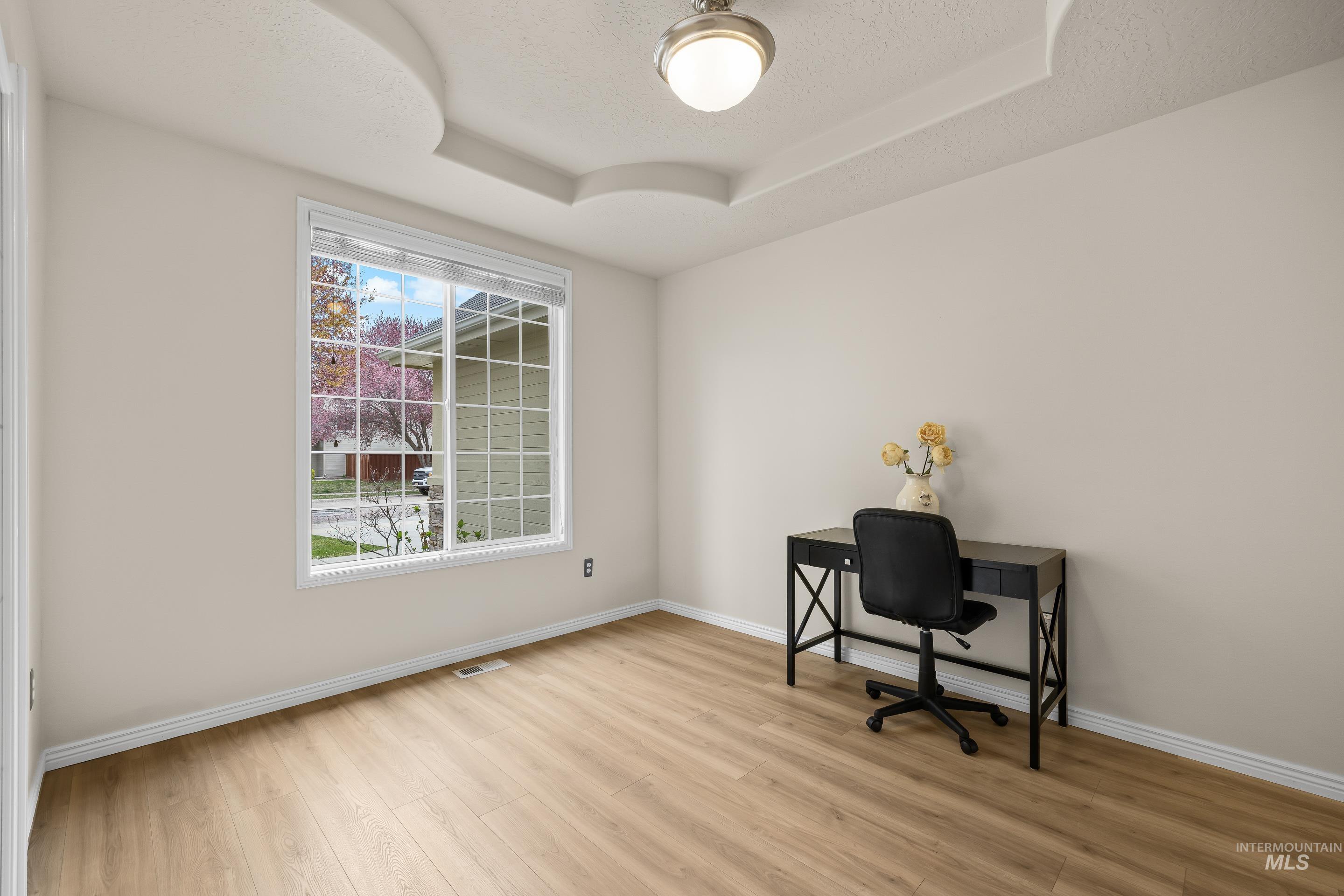 4481 N Diamond Creek, Meridian, Idaho 83646, 4 Bedrooms, 2.5 Bathrooms, Residential For Sale, Price $635,000,MLS 98980174