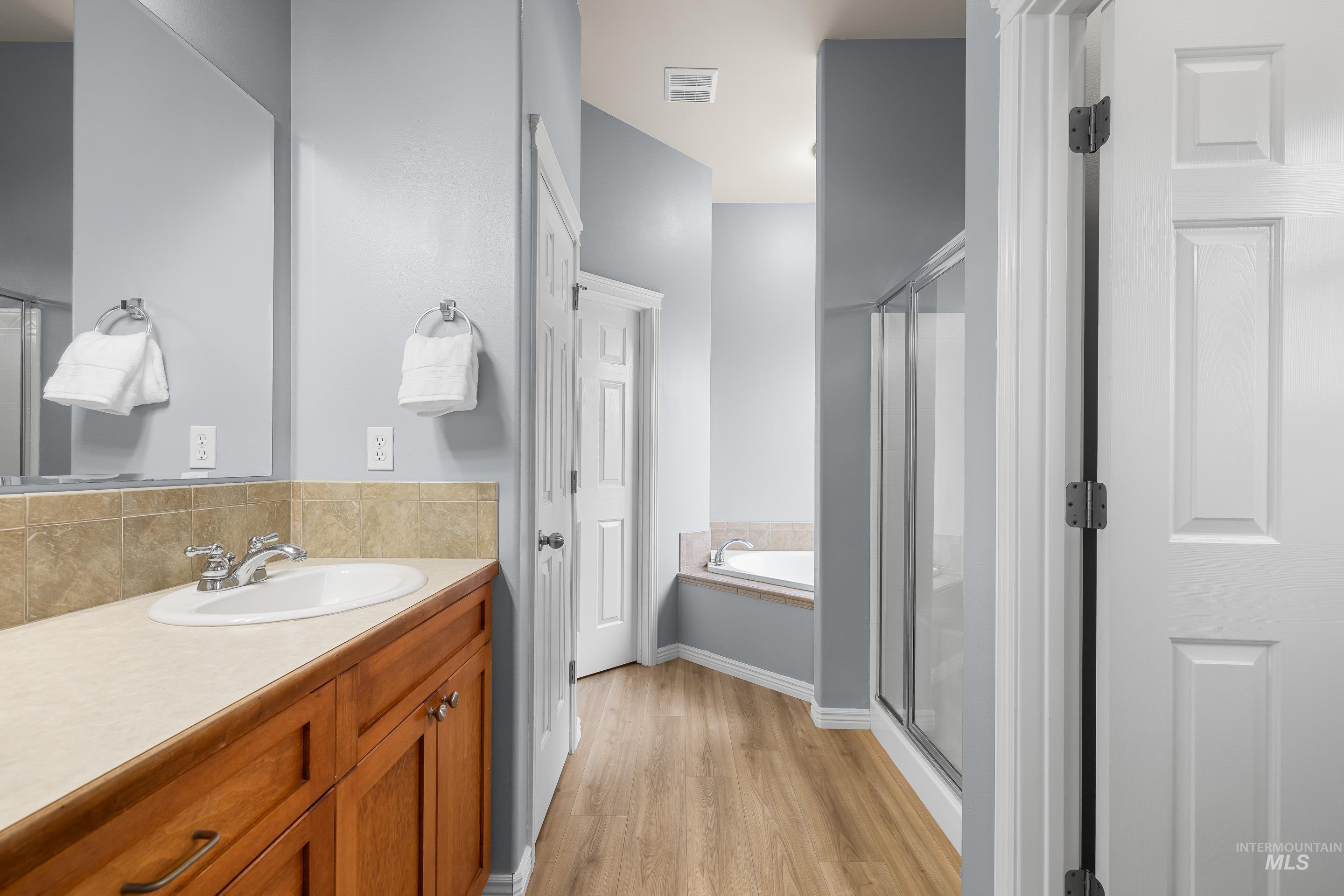 4481 N Diamond Creek, Meridian, Idaho 83646, 4 Bedrooms, 2.5 Bathrooms, Residential For Sale, Price $635,000,MLS 98980174