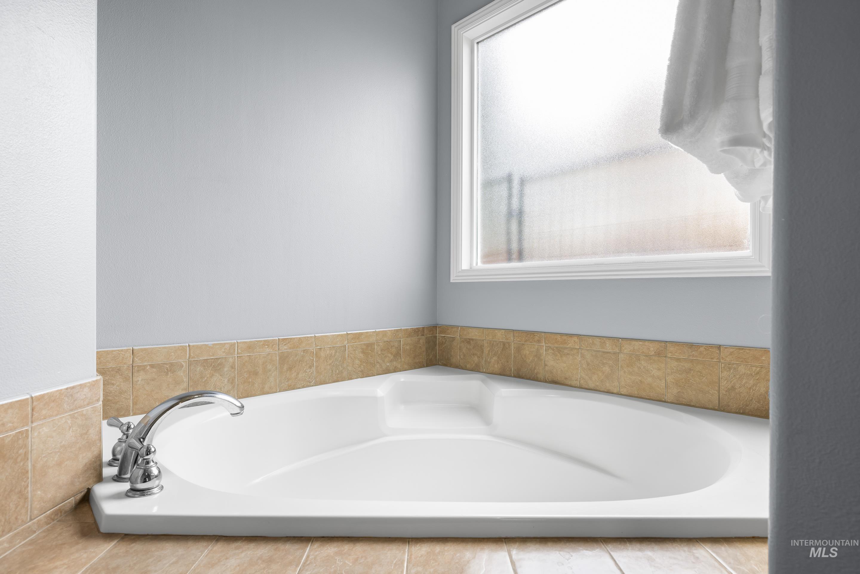 4481 N Diamond Creek, Meridian, Idaho 83646, 4 Bedrooms, 2.5 Bathrooms, Residential For Sale, Price $635,000,MLS 98980174