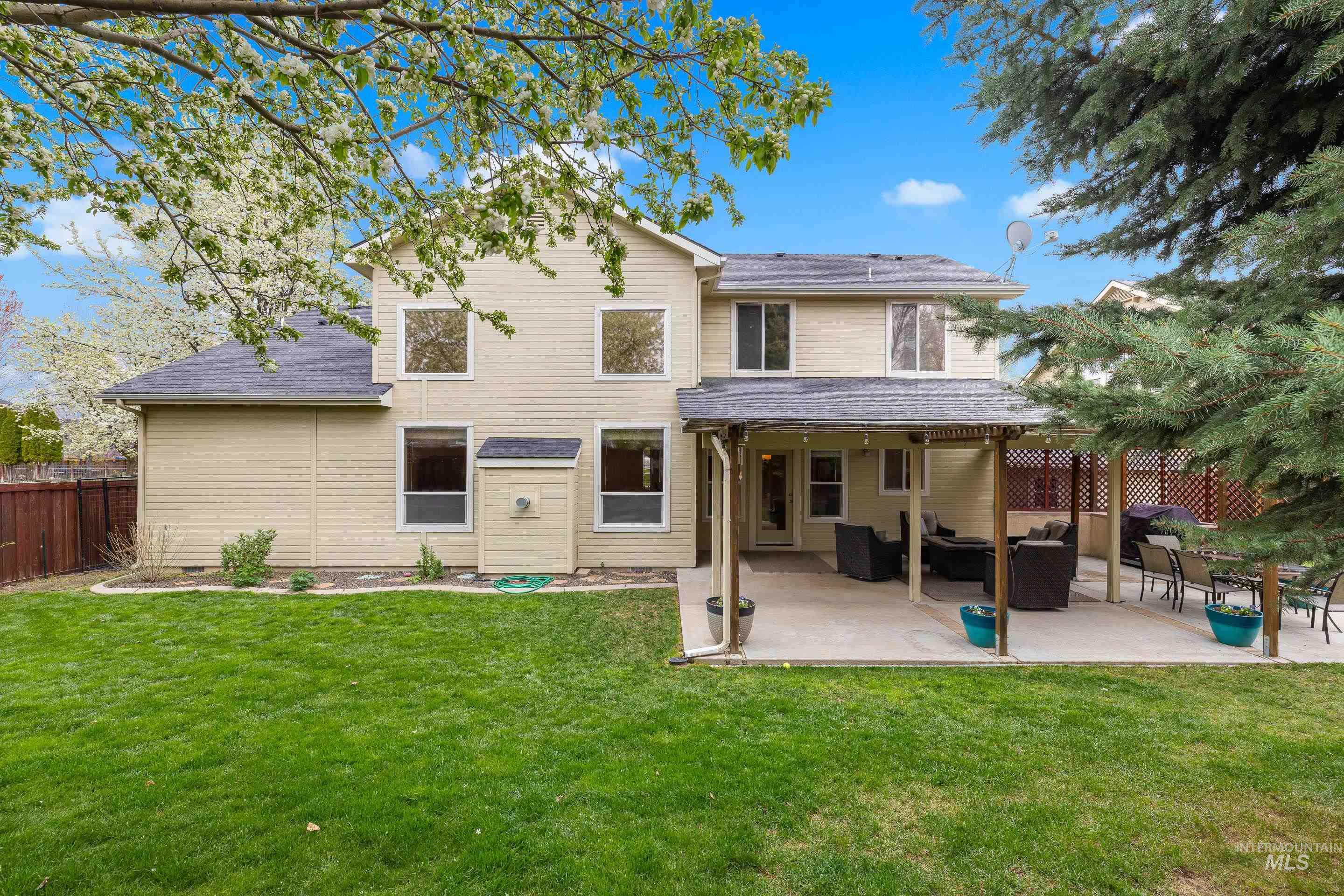 4481 N Diamond Creek, Meridian, Idaho 83646, 4 Bedrooms, 2.5 Bathrooms, Residential For Sale, Price $635,000,MLS 98980174