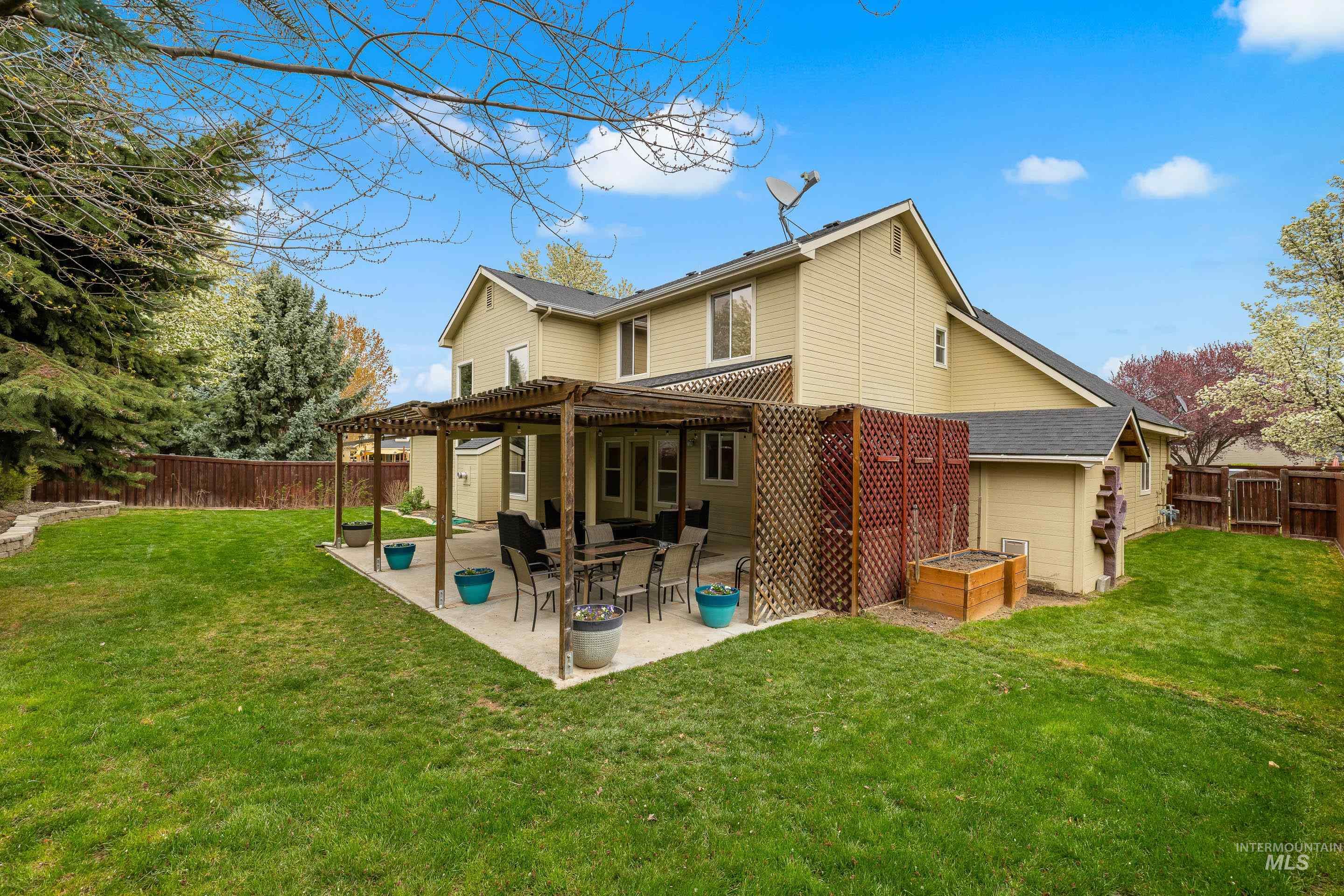 4481 N Diamond Creek, Meridian, Idaho 83646, 4 Bedrooms, 2.5 Bathrooms, Residential For Sale, Price $635,000,MLS 98980174