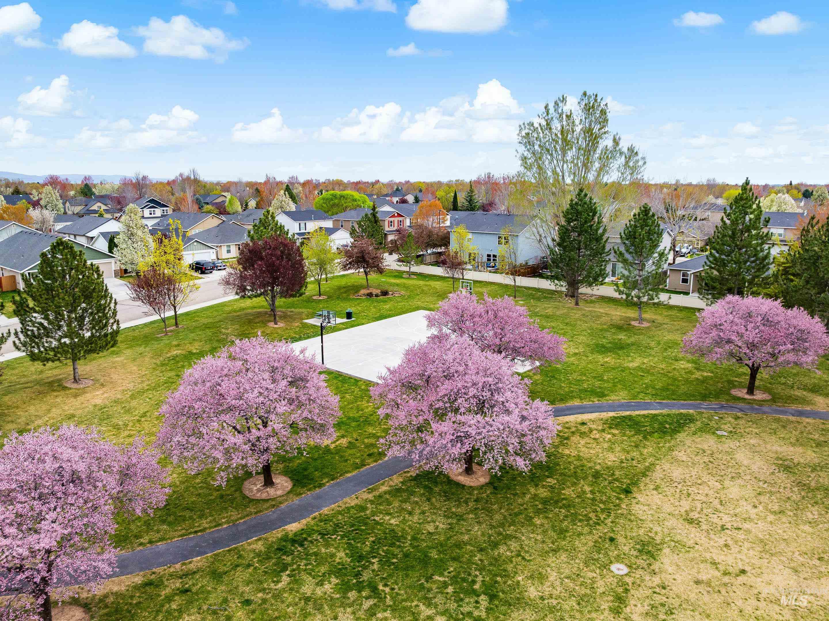 4481 N Diamond Creek, Meridian, Idaho 83646, 4 Bedrooms, 2.5 Bathrooms, Residential For Sale, Price $635,000,MLS 98980174