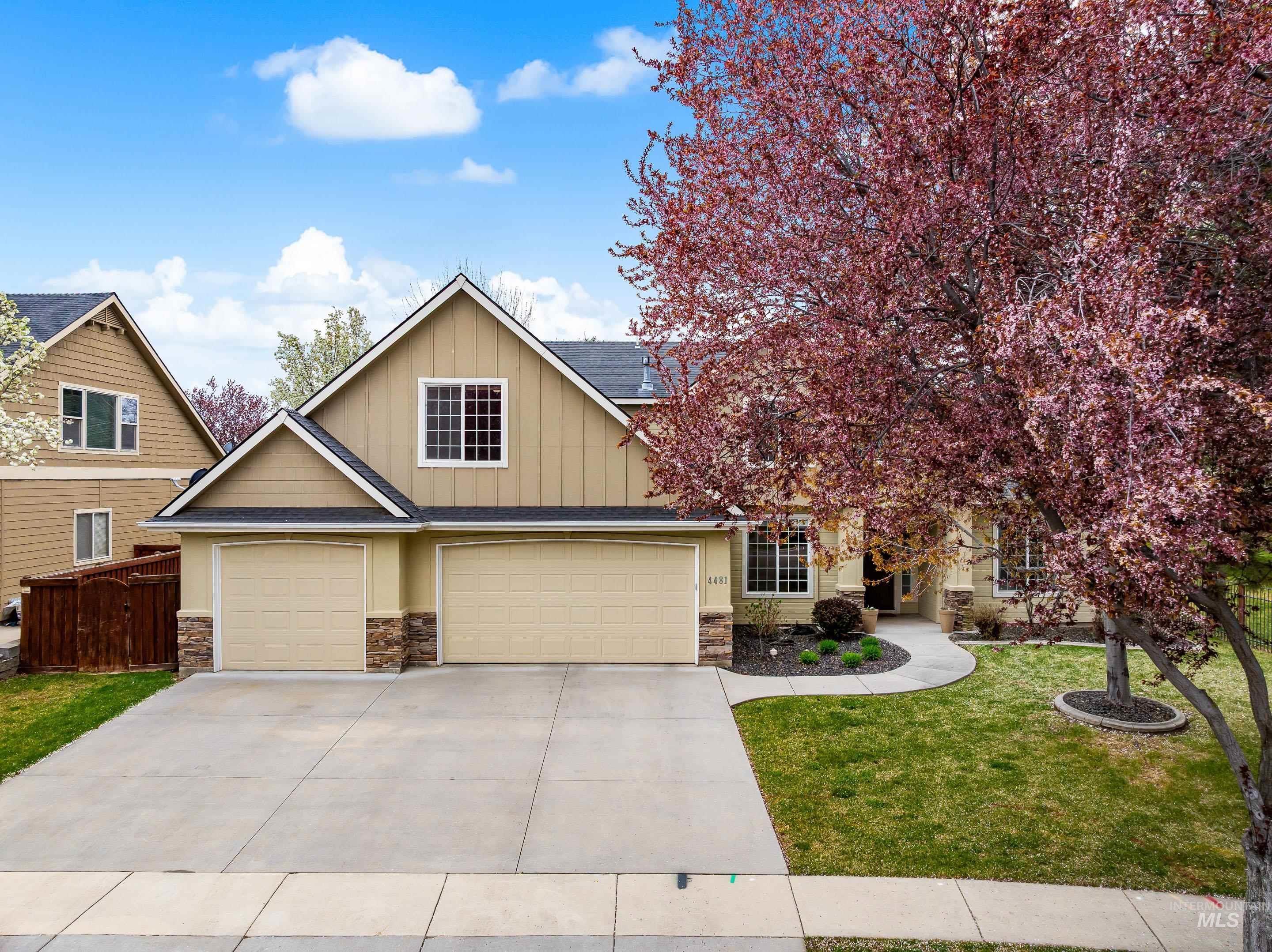 4481 N Diamond Creek, Meridian, Idaho 83646, 4 Bedrooms, 2.5 Bathrooms, Residential For Sale, Price $635,000,MLS 98980174