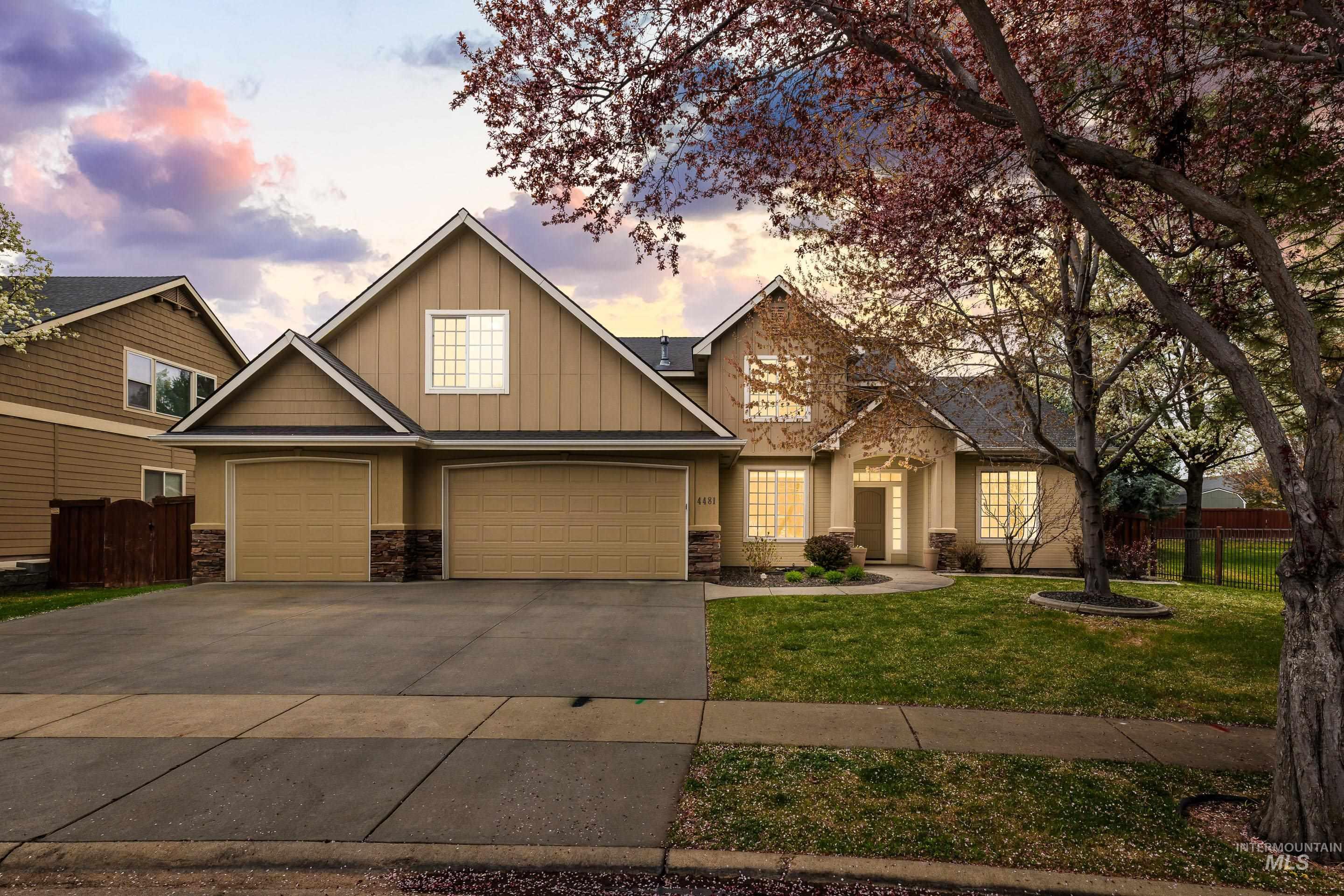 4481 N Diamond Creek, Meridian, Idaho 83646, 4 Bedrooms, 2.5 Bathrooms, Residential For Sale, Price $635,000,MLS 98980174