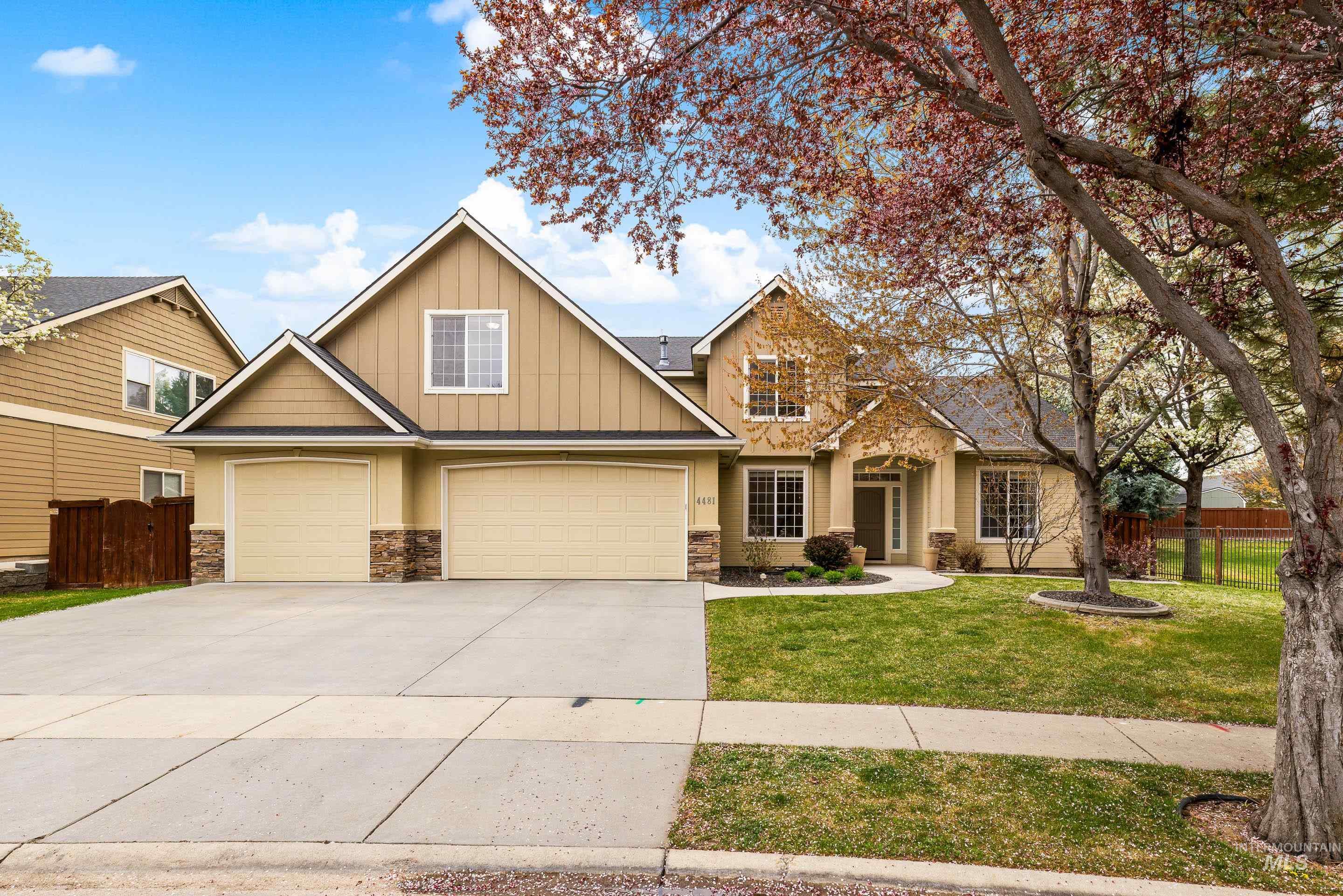 4481 N Diamond Creek, Meridian, Idaho 83646, 4 Bedrooms, 2.5 Bathrooms, Residential For Sale, Price $635,000,MLS 98980174