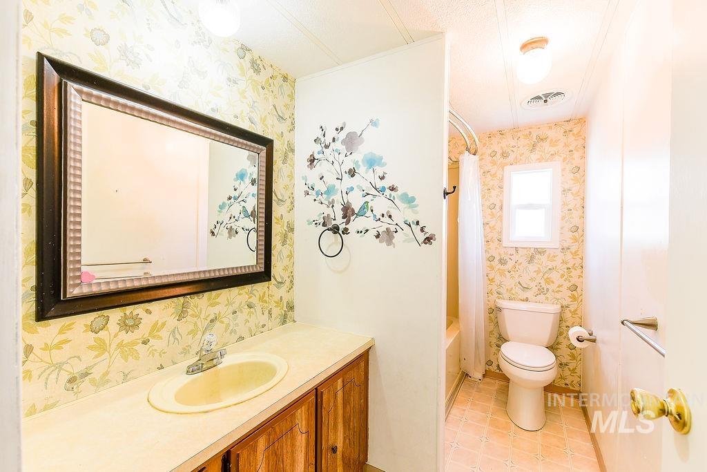 609 N Almon St, Moscow, Idaho 83843, 3 Bedrooms, 2 Bathrooms, Residential For Sale, Price $145,000,MLS 98980175