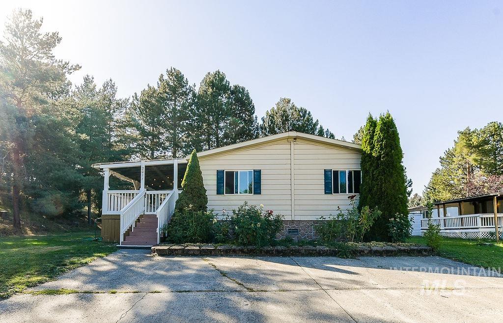 609 N Almon St, Moscow, Idaho 83843, 3 Bedrooms, 2 Bathrooms, Residential For Sale, Price $145,000,MLS 98980175