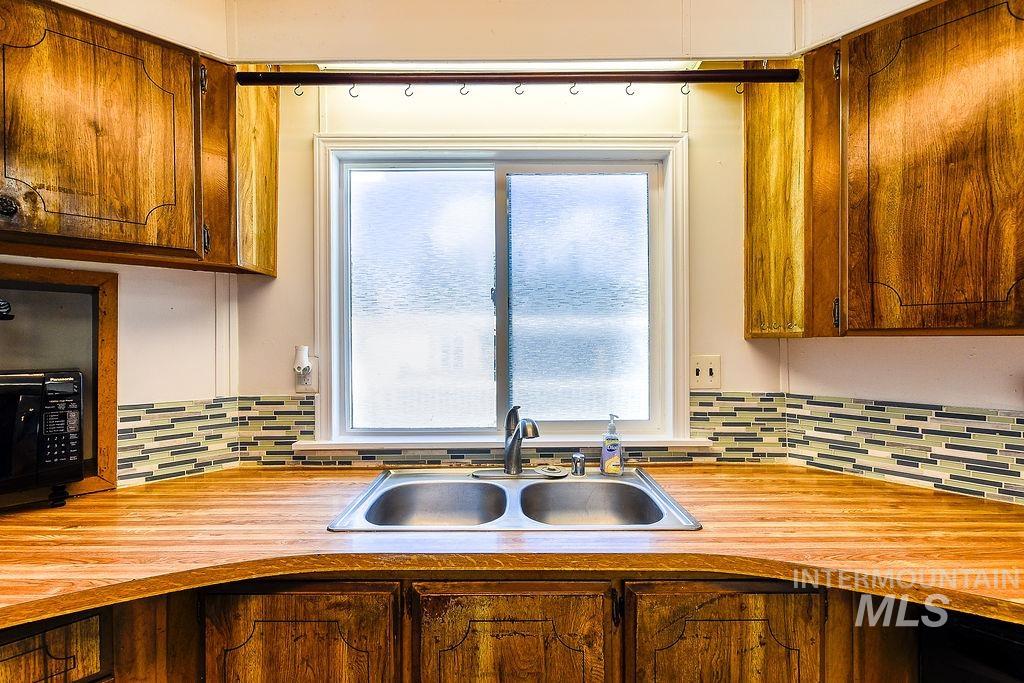 609 N Almon St, Moscow, Idaho 83843, 3 Bedrooms, 2 Bathrooms, Residential For Sale, Price $145,000,MLS 98980175