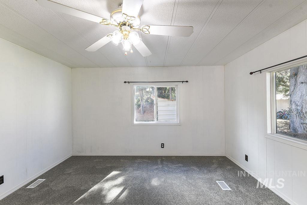 609 N Almon St, Moscow, Idaho 83843, 3 Bedrooms, 2 Bathrooms, Residential For Sale, Price $145,000,MLS 98980175