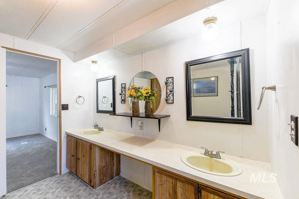 609 N Almon St, Moscow, Idaho 83843, 3 Bedrooms, 2 Bathrooms, Residential For Sale, Price $145,000,MLS 98980175