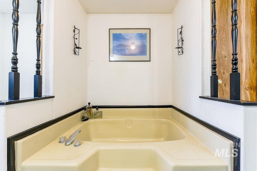 609 N Almon St, Moscow, Idaho 83843, 3 Bedrooms, 2 Bathrooms, Residential For Sale, Price $145,000,MLS 98980175