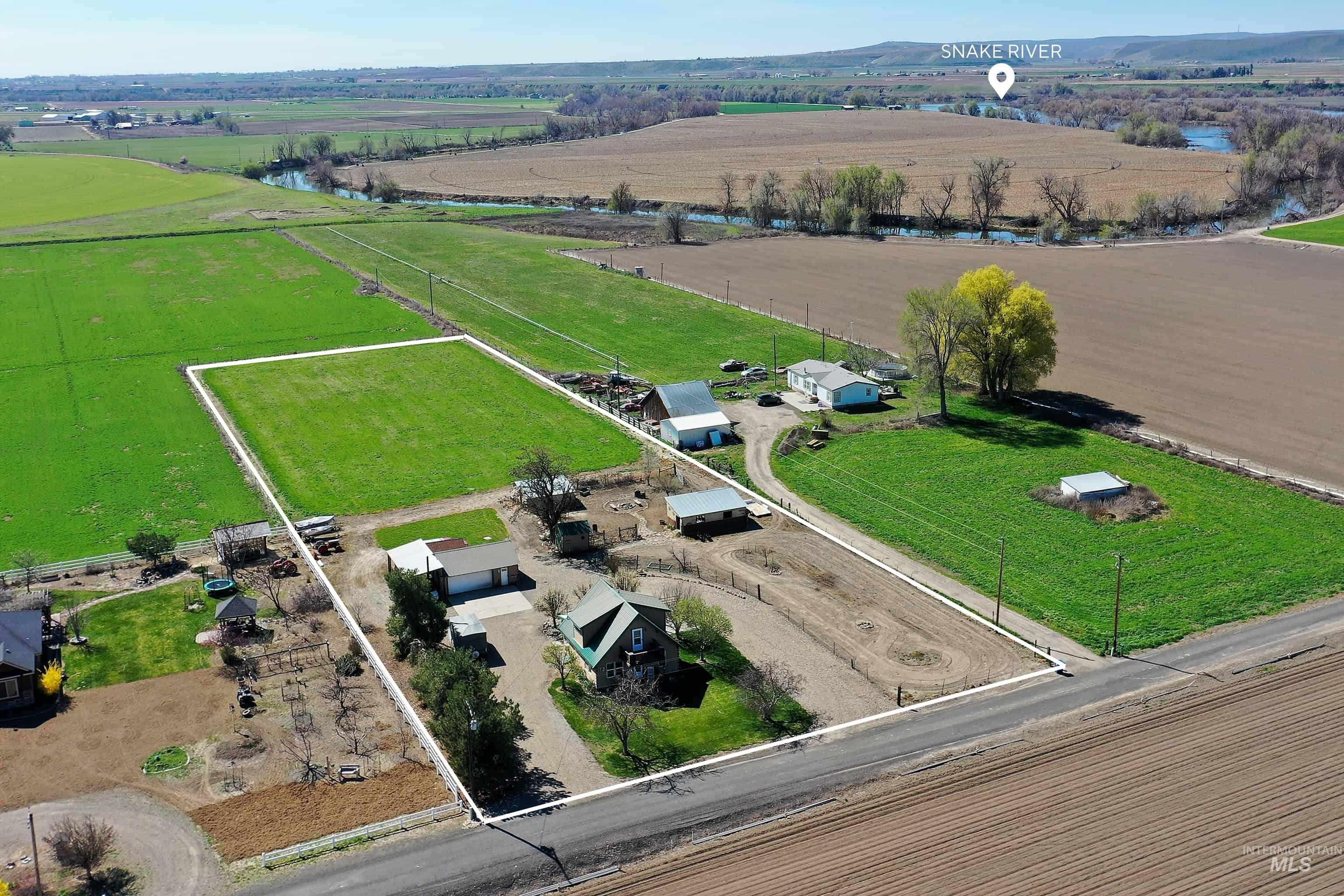 1363 Ross Road, Weiser, Idaho 83672, 2 Bedrooms, 2 Bathrooms, Residential For Sale, Price $529,000,MLS 98980176