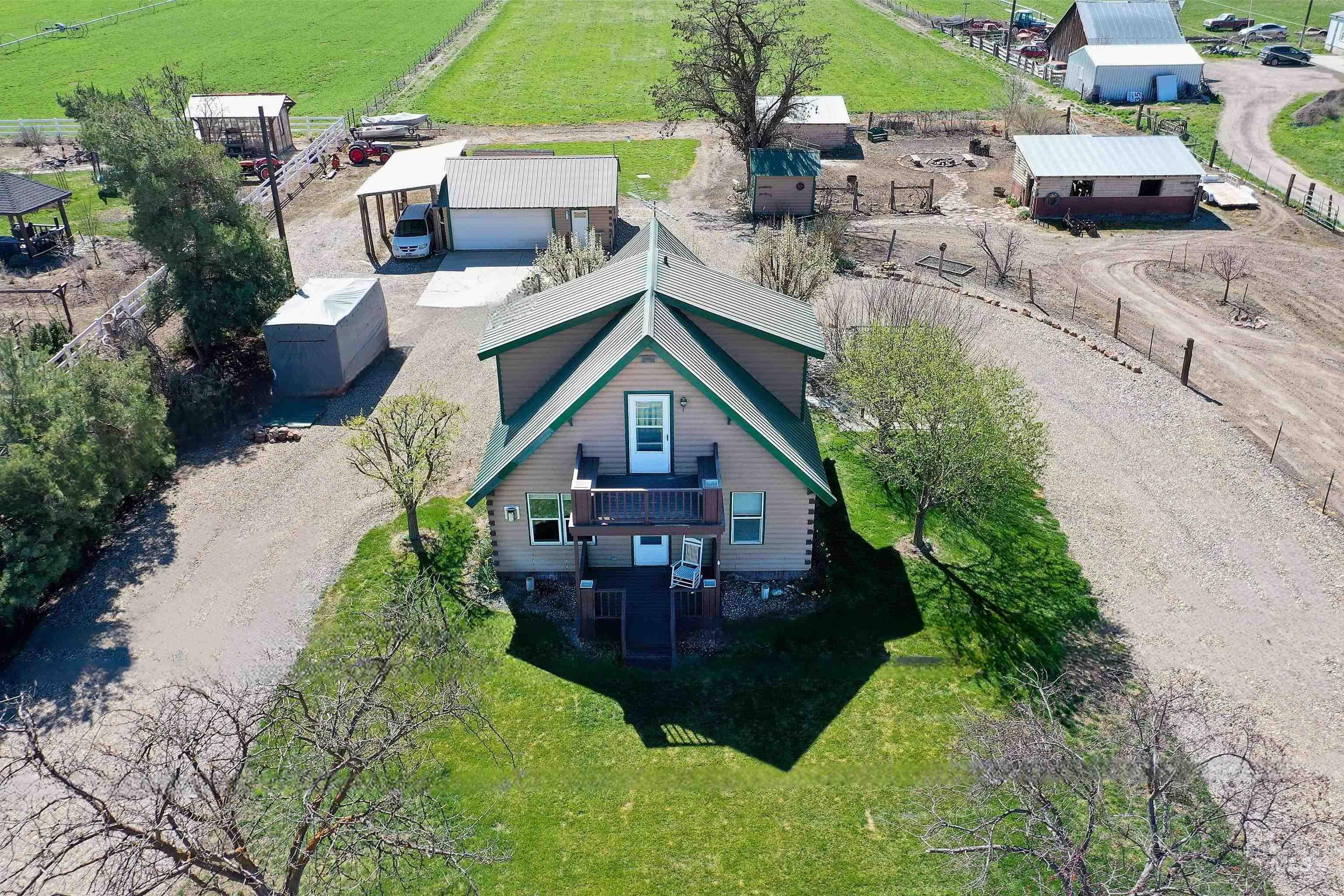 1363 Ross Road, Weiser, Idaho 83672, 2 Bedrooms, 2 Bathrooms, Residential For Sale, Price $529,000,MLS 98980176