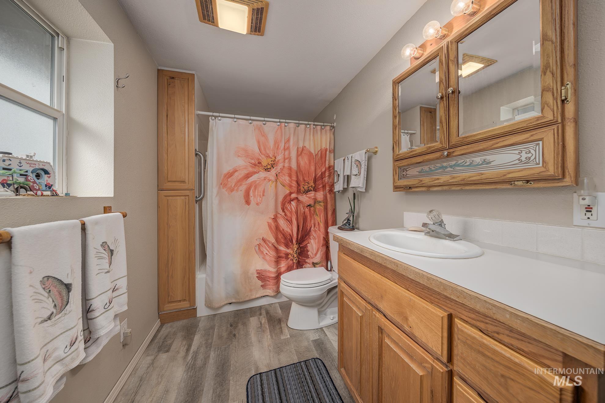 1363 Ross Road, Weiser, Idaho 83672, 2 Bedrooms, 2 Bathrooms, Residential For Sale, Price $529,000,MLS 98980176