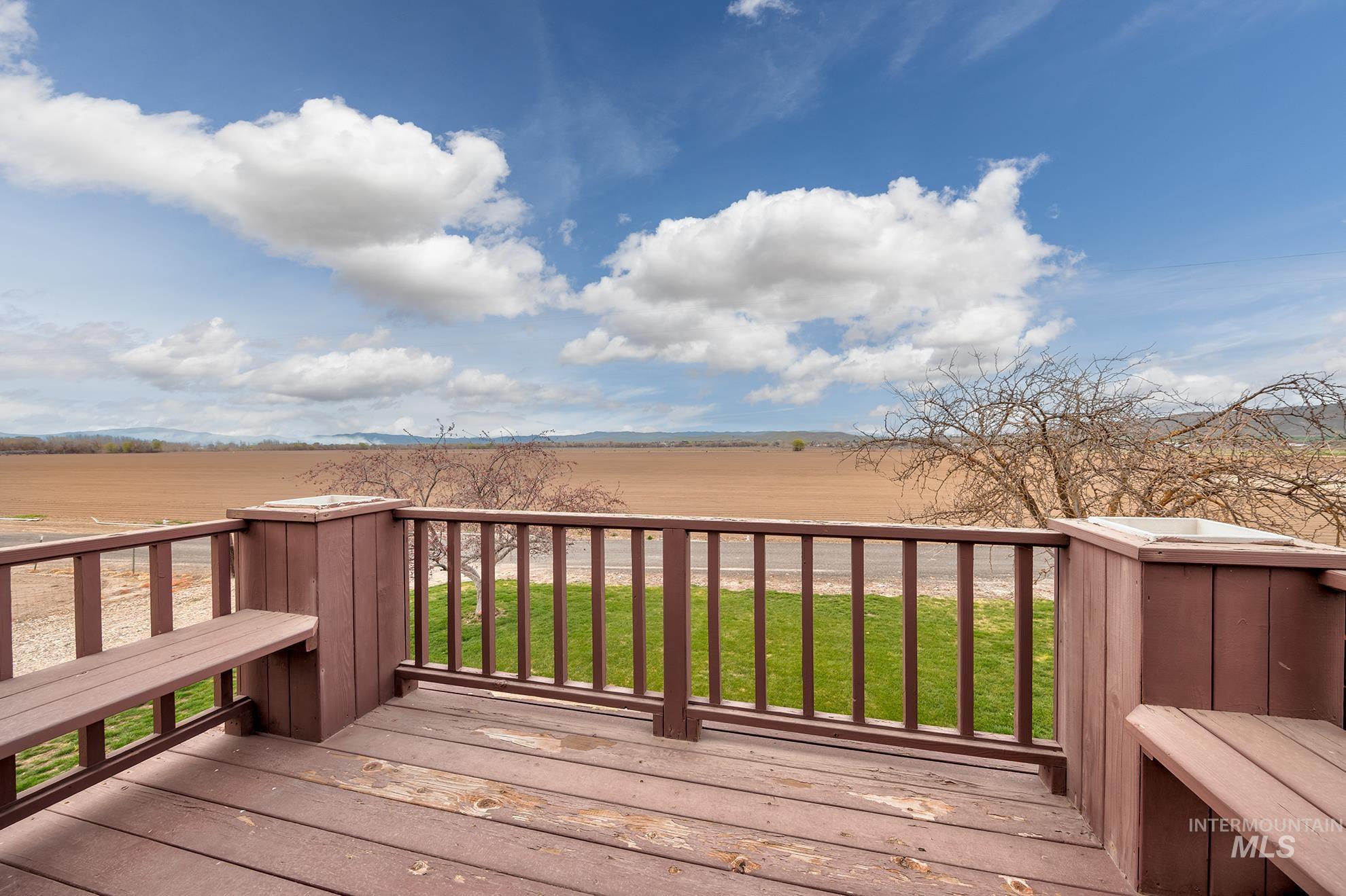 1363 Ross Road, Weiser, Idaho 83672, 2 Bedrooms, 2 Bathrooms, Residential For Sale, Price $529,000,MLS 98980176