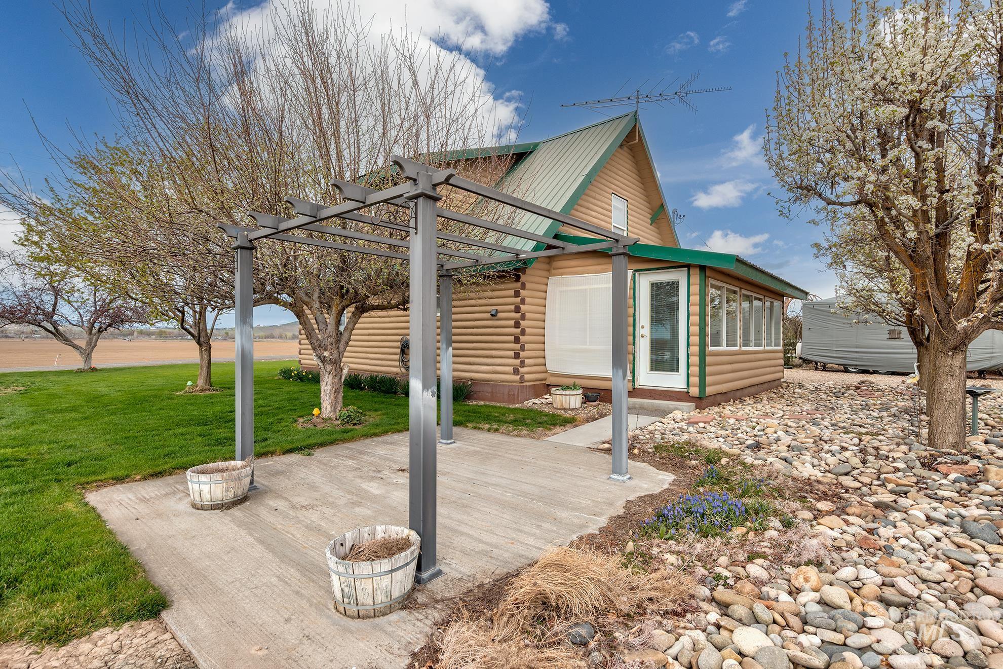 1363 Ross Road, Weiser, Idaho 83672, 2 Bedrooms, 2 Bathrooms, Residential For Sale, Price $529,000,MLS 98980176