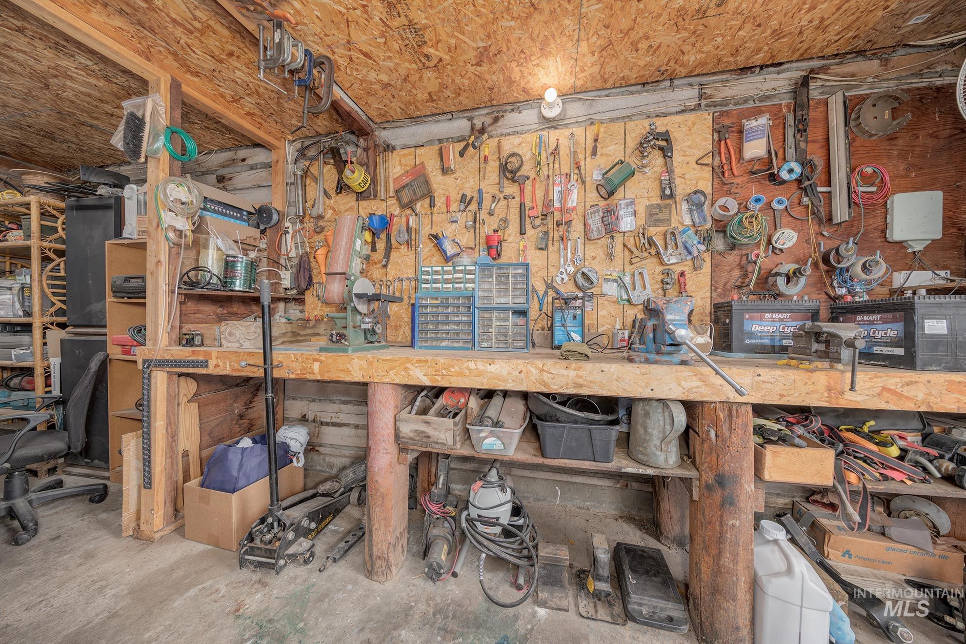 1363 Ross Road, Weiser, Idaho 83672, 2 Bedrooms, 2 Bathrooms, Residential For Sale, Price $529,000,MLS 98980176