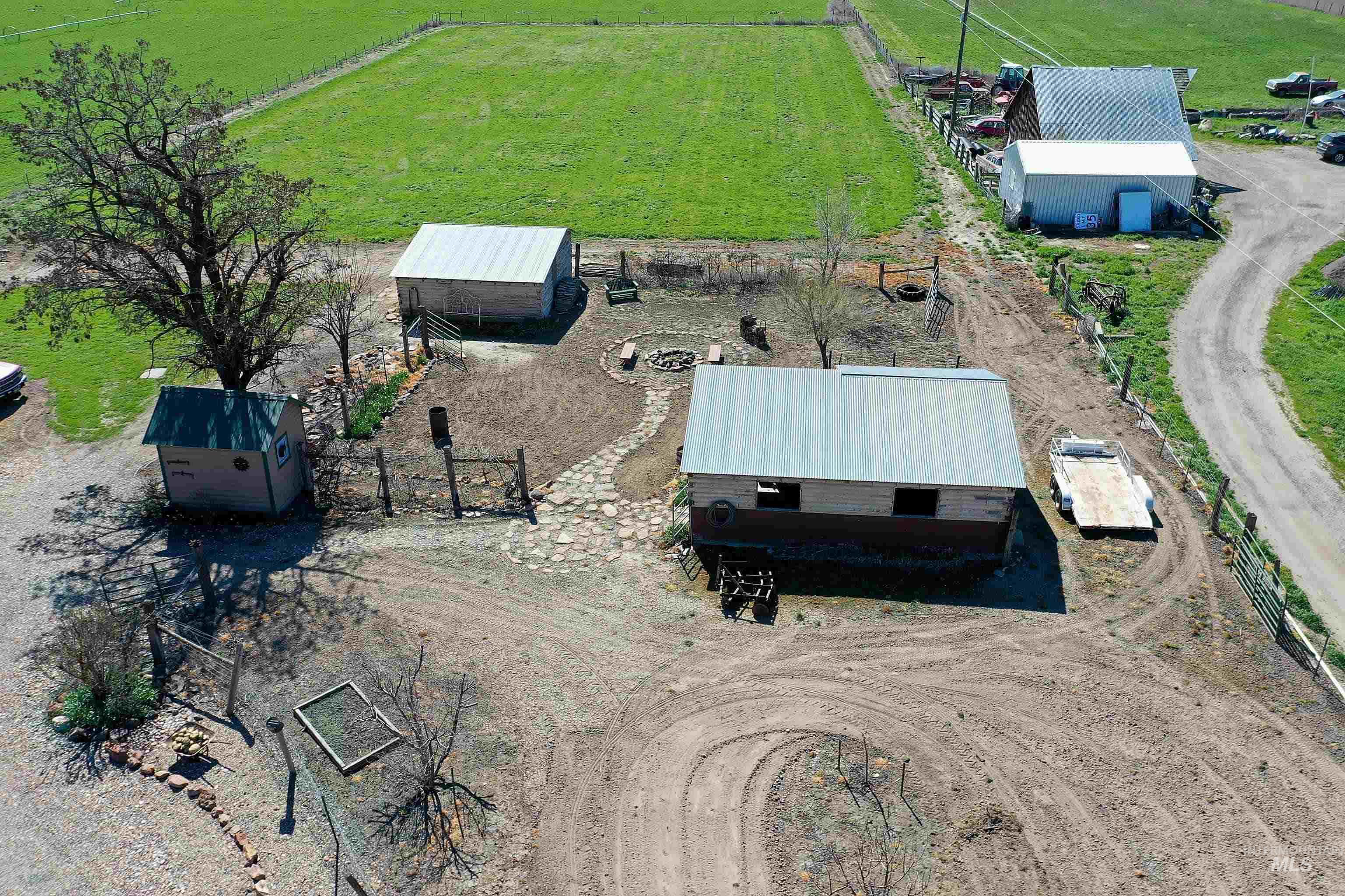 1363 Ross Road, Weiser, Idaho 83672, 2 Bedrooms, 2 Bathrooms, Residential For Sale, Price $529,000,MLS 98980176