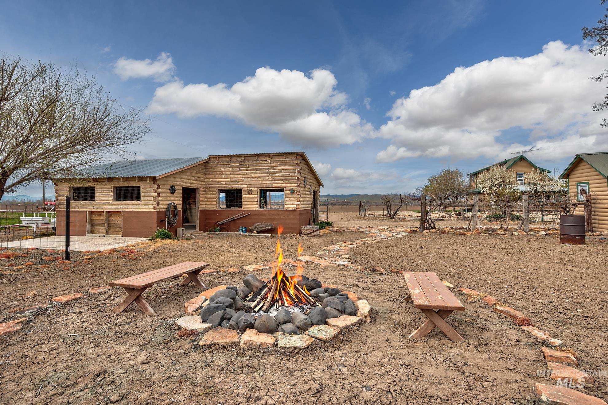 1363 Ross Road, Weiser, Idaho 83672, 2 Bedrooms, 2 Bathrooms, Residential For Sale, Price $529,000,MLS 98980176