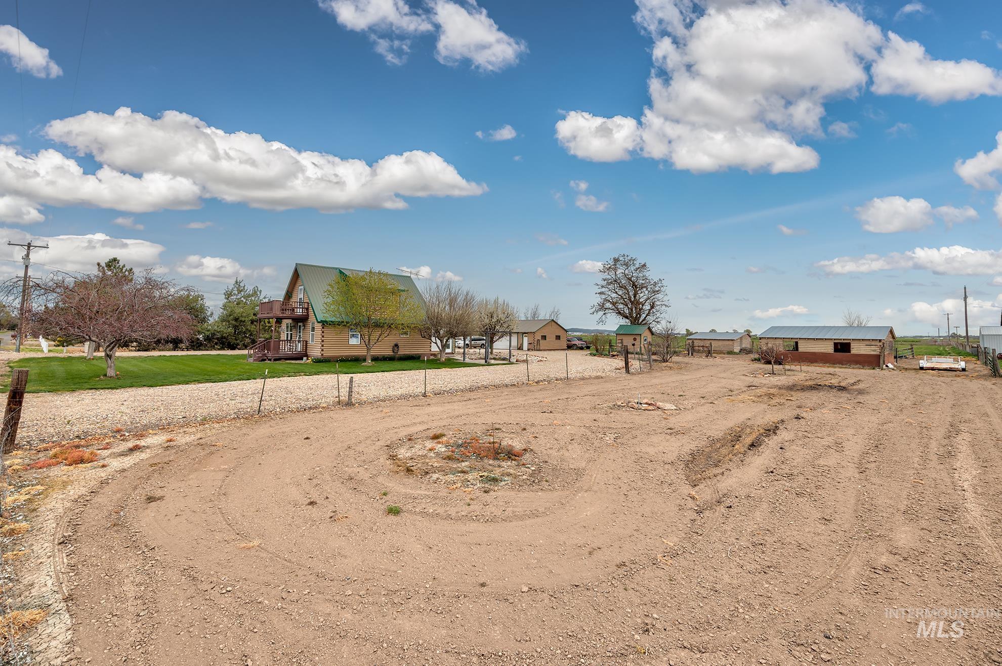 1363 Ross Road, Weiser, Idaho 83672, 2 Bedrooms, 2 Bathrooms, Residential For Sale, Price $529,000,MLS 98980176