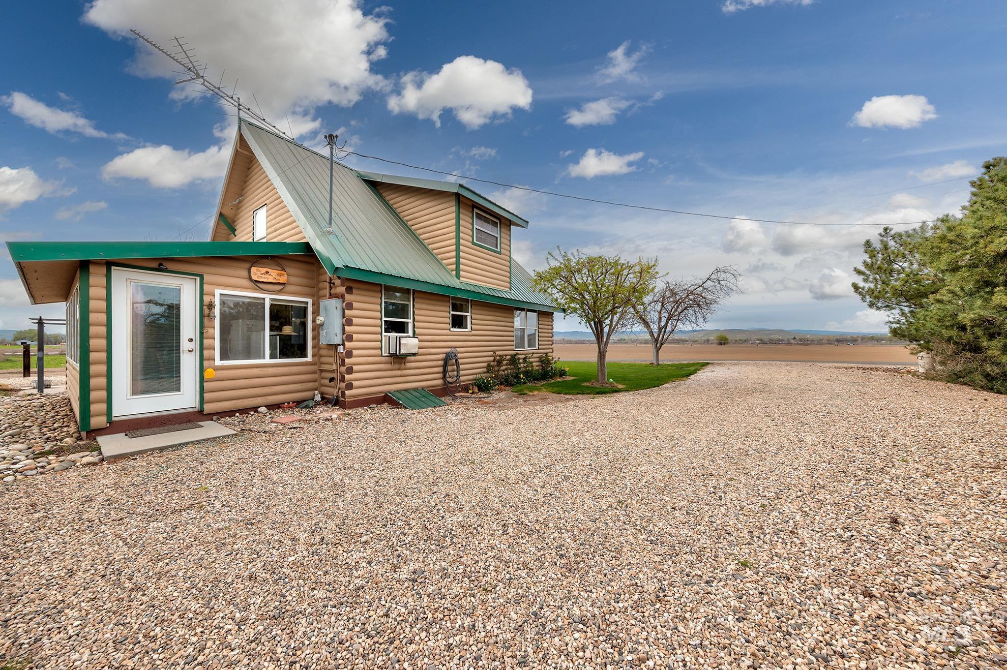 1363 Ross Road, Weiser, Idaho 83672, 2 Bedrooms, 2 Bathrooms, Residential For Sale, Price $529,000,MLS 98980176