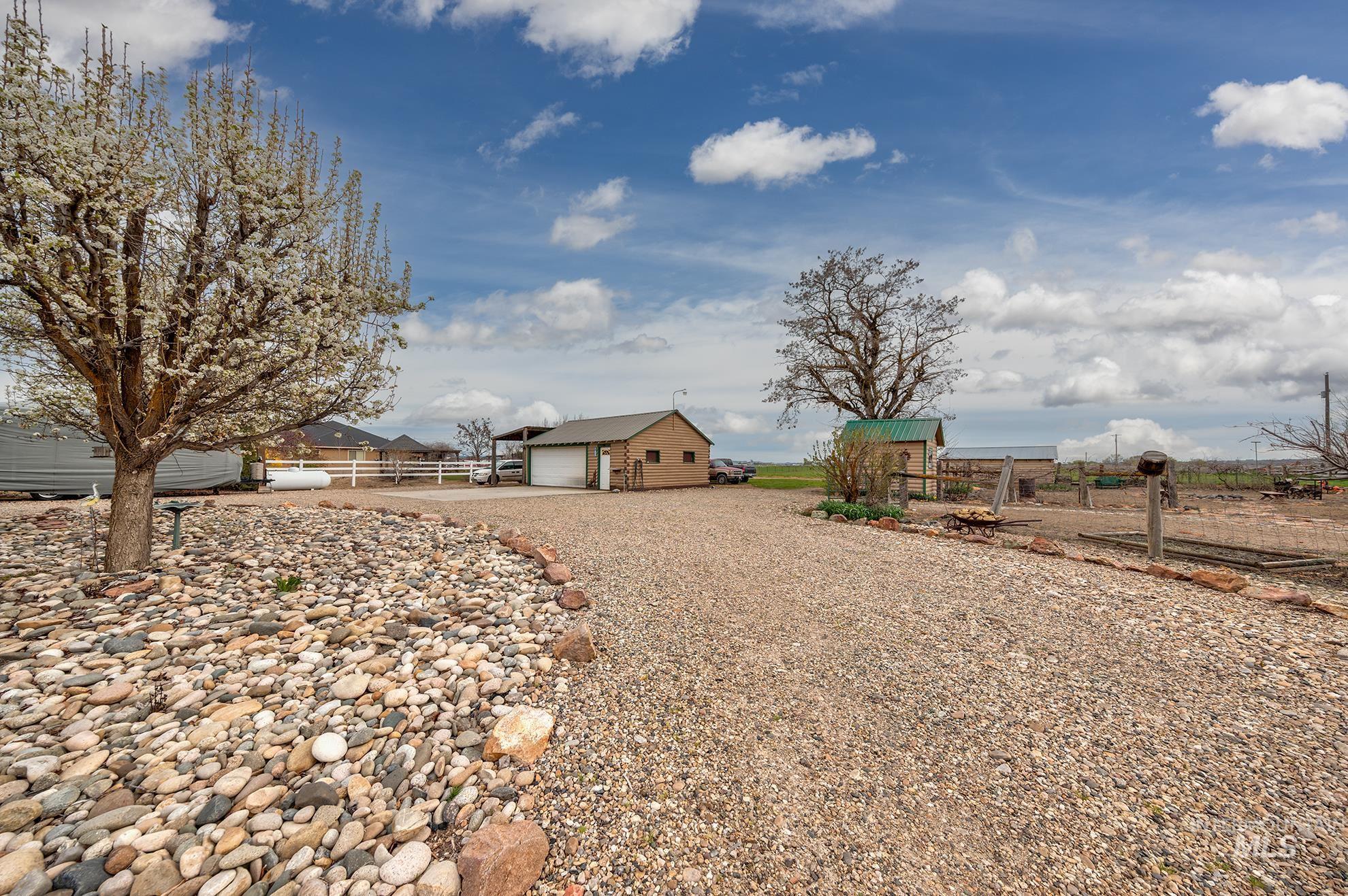 1363 Ross Road, Weiser, Idaho 83672, 2 Bedrooms, 2 Bathrooms, Residential For Sale, Price $529,000,MLS 98980176