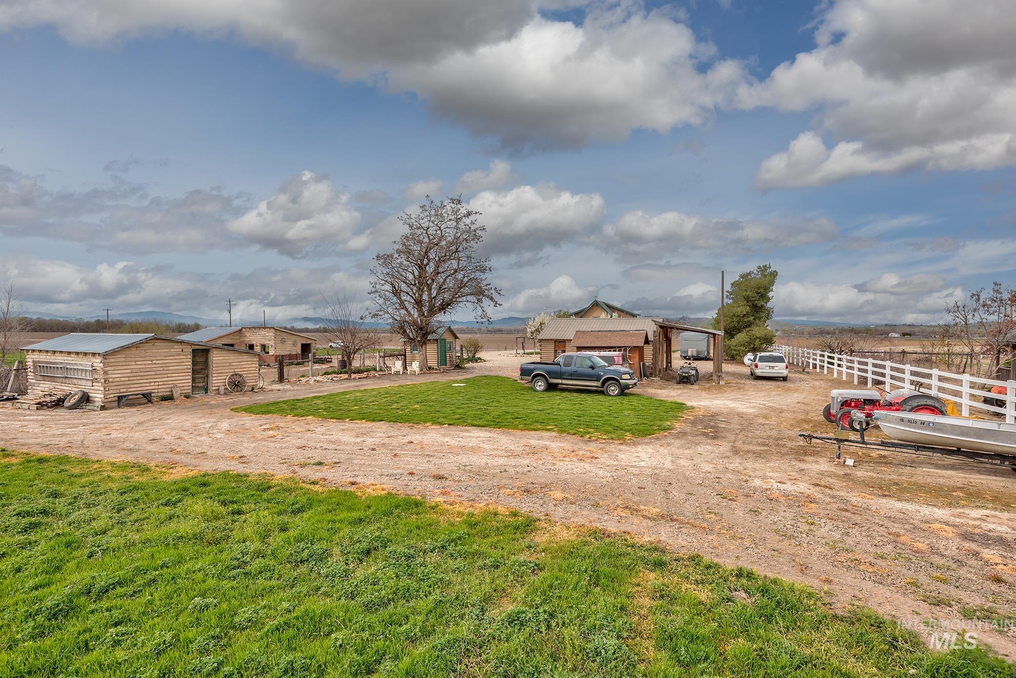 1363 Ross Road, Weiser, Idaho 83672, 2 Bedrooms, 2 Bathrooms, Residential For Sale, Price $529,000,MLS 98980176