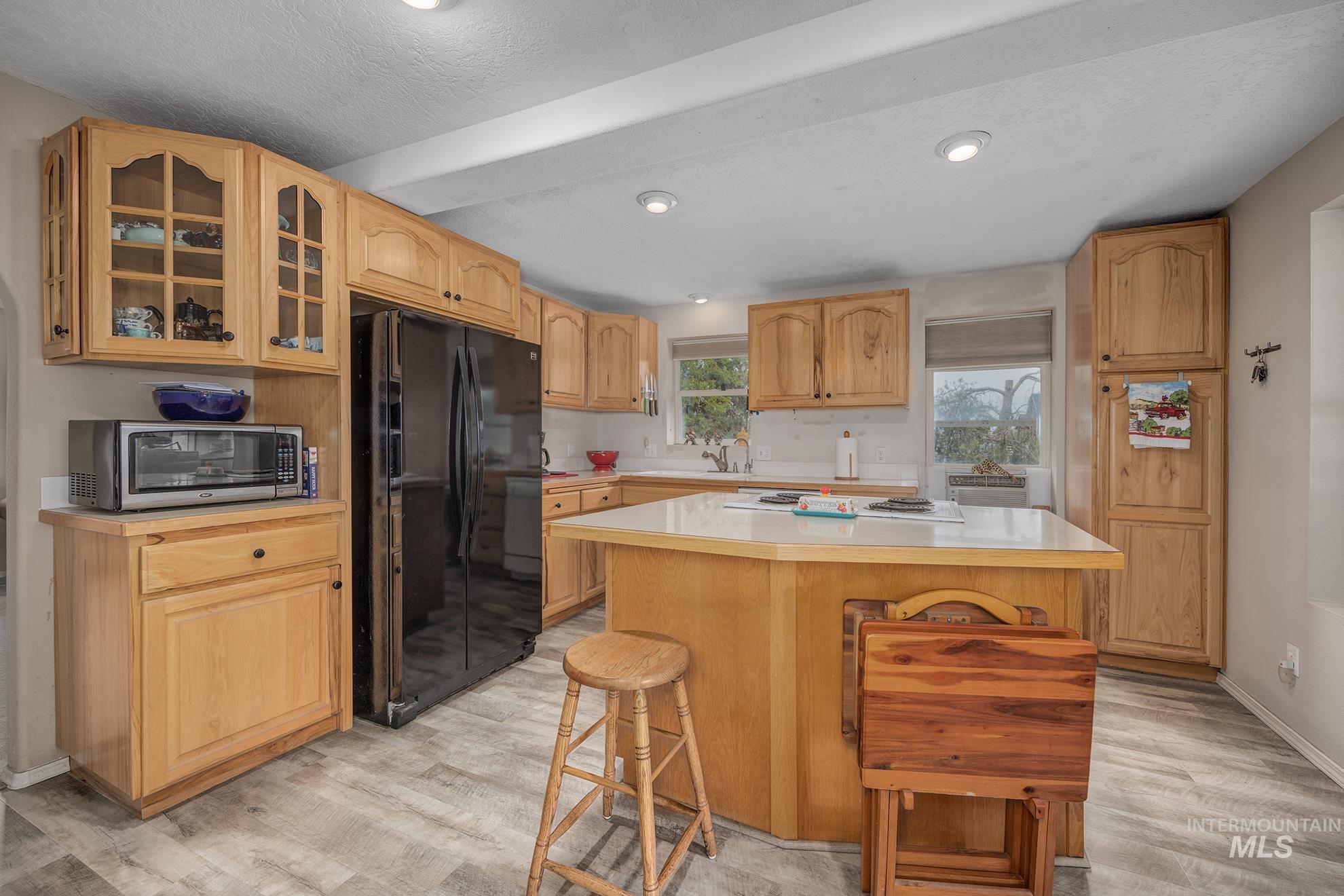 1363 Ross Road, Weiser, Idaho 83672, 2 Bedrooms, 2 Bathrooms, Residential For Sale, Price $529,000,MLS 98980176