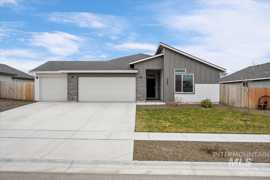7565 E Bratton Dr., Nampa, Idaho 83687-5631, 4 Bedrooms, 2 Bathrooms, Residential For Sale, Price $460,000,MLS 98980182