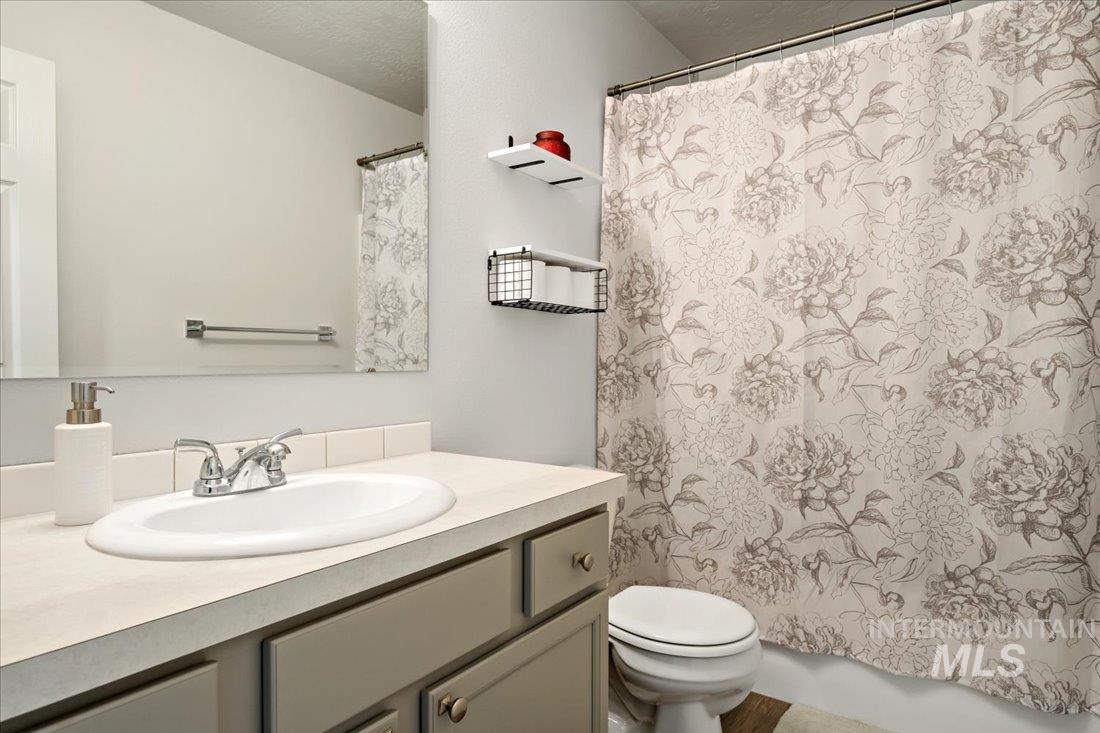 7565 E Bratton Dr., Nampa, Idaho 83687-5631, 4 Bedrooms, 2 Bathrooms, Residential For Sale, Price $460,000,MLS 98980182