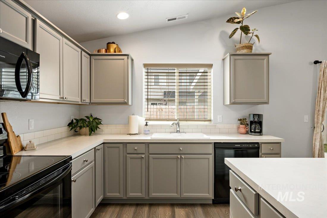 7565 E Bratton Dr., Nampa, Idaho 83687-5631, 4 Bedrooms, 2 Bathrooms, Residential For Sale, Price $460,000,MLS 98980182