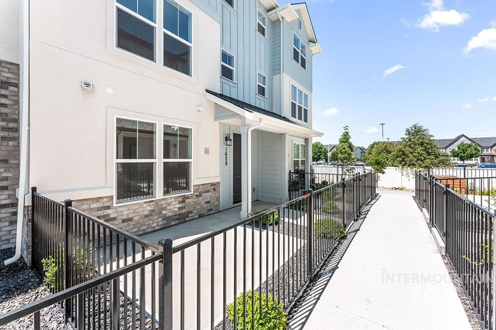 1627 N Impreza Ln, Boise, Idaho 83713, 4 Bedrooms, 3.5 Bathrooms, Residential For Sale, Price $439,900,MLS 98980183