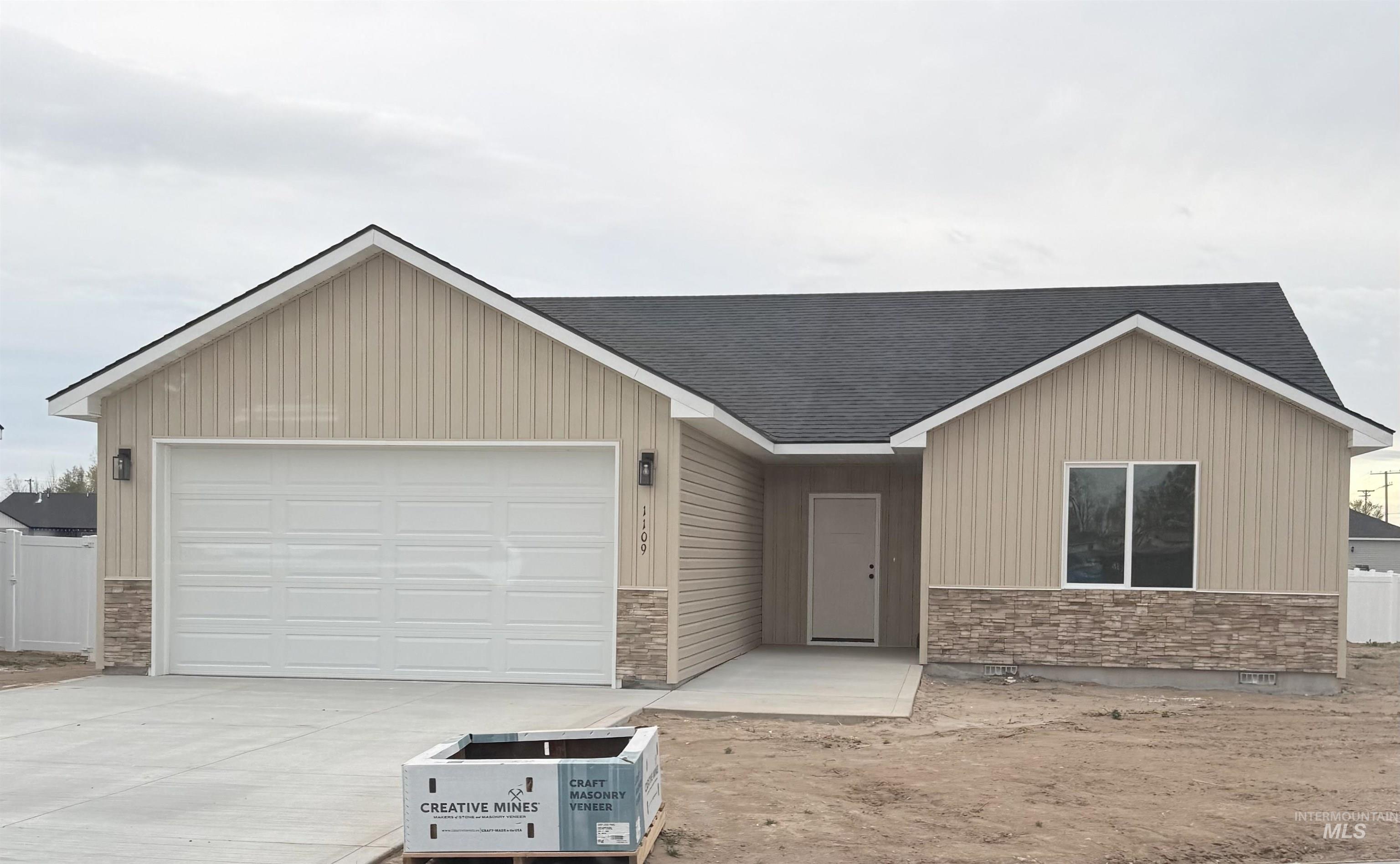 1109 14th St., Rupert, Idaho 83350, 2 Bedrooms, 2 Bathrooms, Residential For Sale, Price $309,500,MLS 98980184