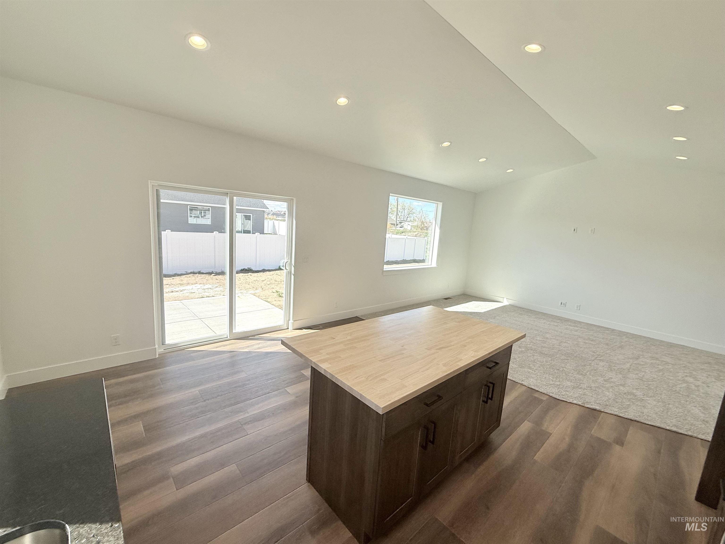 1109 14th St., Rupert, Idaho 83350, 2 Bedrooms, 2 Bathrooms, Residential For Sale, Price $309,500, 98980184