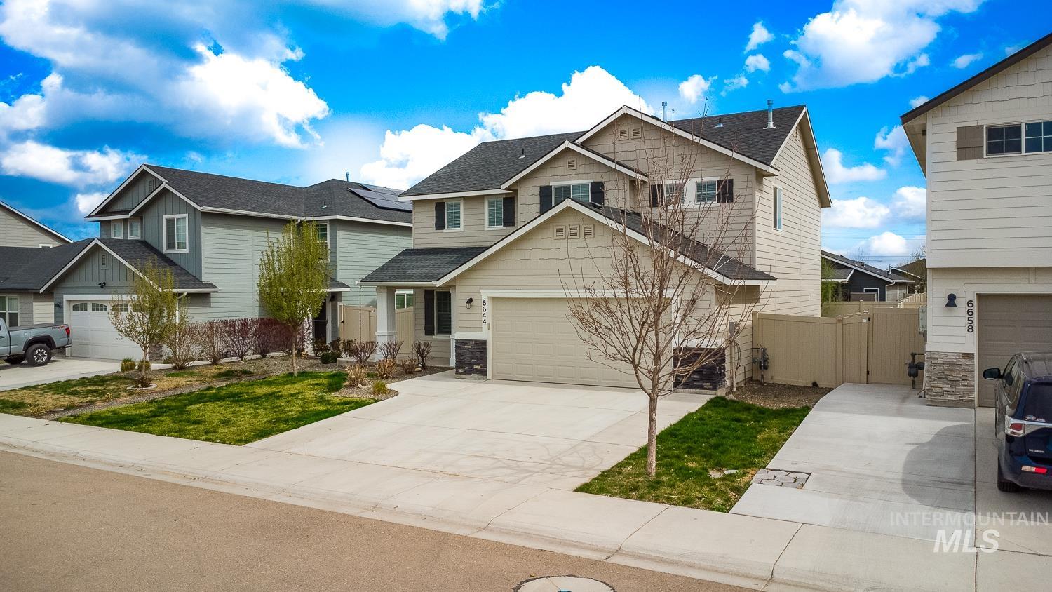 6644 S Nordean Ave, Meridian, Idaho 83642, 4 Bedrooms, 2.5 Bathrooms, Residential For Sale, Price $469,000,MLS 98980185
