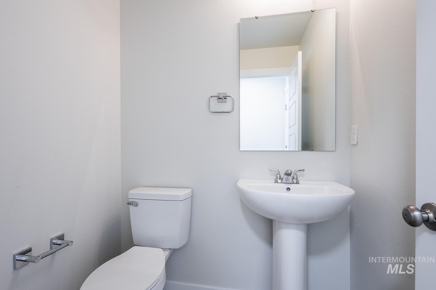 6644 S Nordean Ave, Meridian, Idaho 83642, 4 Bedrooms, 2.5 Bathrooms, Residential For Sale, Price $469,000,MLS 98980185