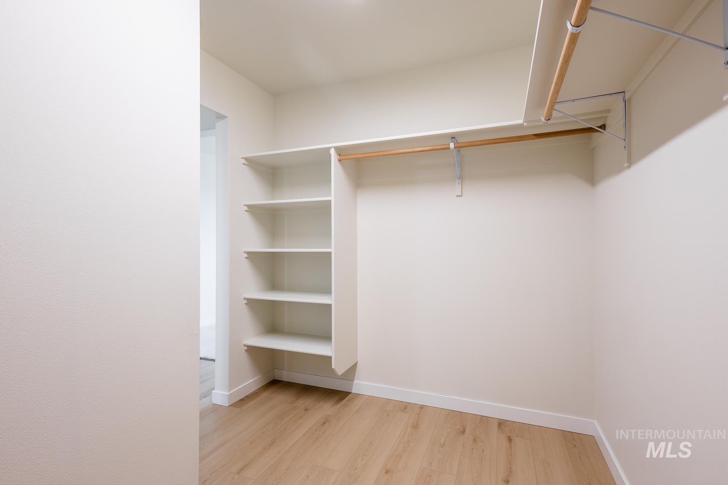 6644 S Nordean Ave, Meridian, Idaho 83642, 4 Bedrooms, 2.5 Bathrooms, Residential For Sale, Price $469,000,MLS 98980185