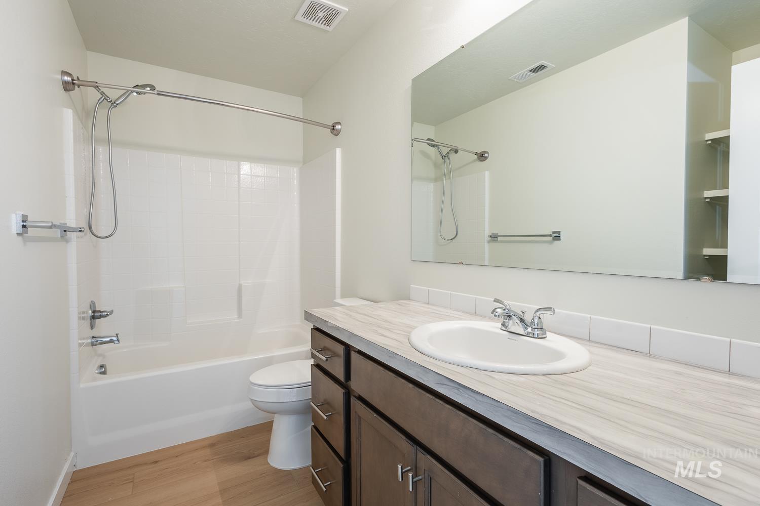 6644 S Nordean Ave, Meridian, Idaho 83642, 4 Bedrooms, 2.5 Bathrooms, Residential For Sale, Price $469,000,MLS 98980185