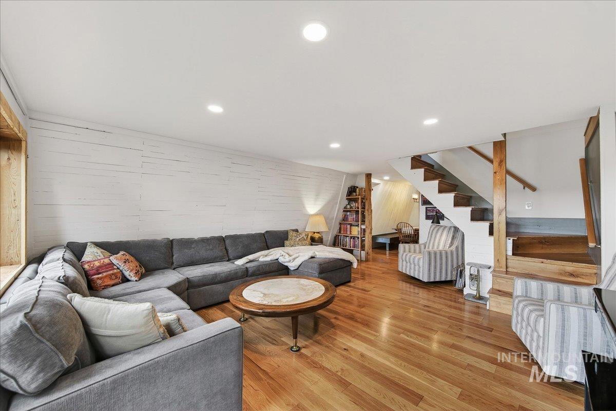 239 Tollgate Rd, Boise, Idaho 83716, 2 Bedrooms, 1 Bathroom, Residential For Sale, Price $750,000,MLS 98980186